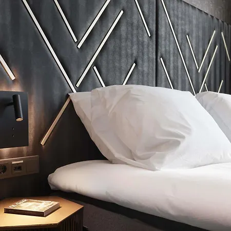 Le Marin - Handwritten Collection 4* Rotterdam