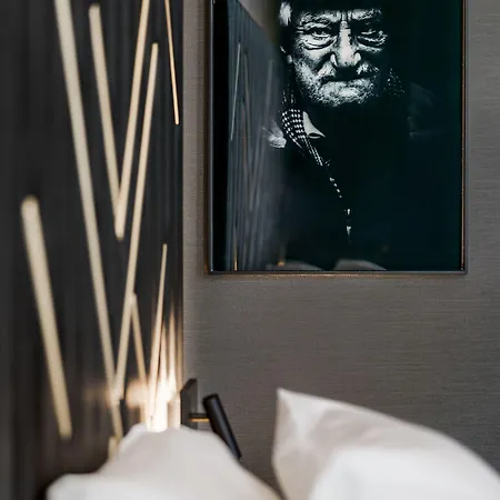 Le Marin - Handwritten Collection